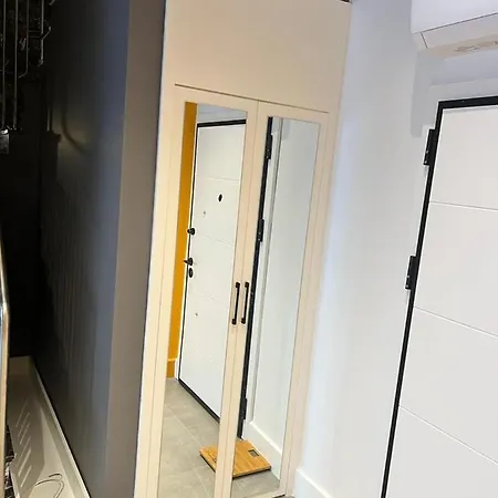 C-lounge Cleopatra Apartment